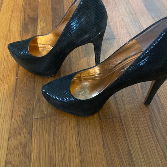 BCBGeneration‎ Parade Black Leather Soft Snake Platform Pumps - Picture 4 of 6